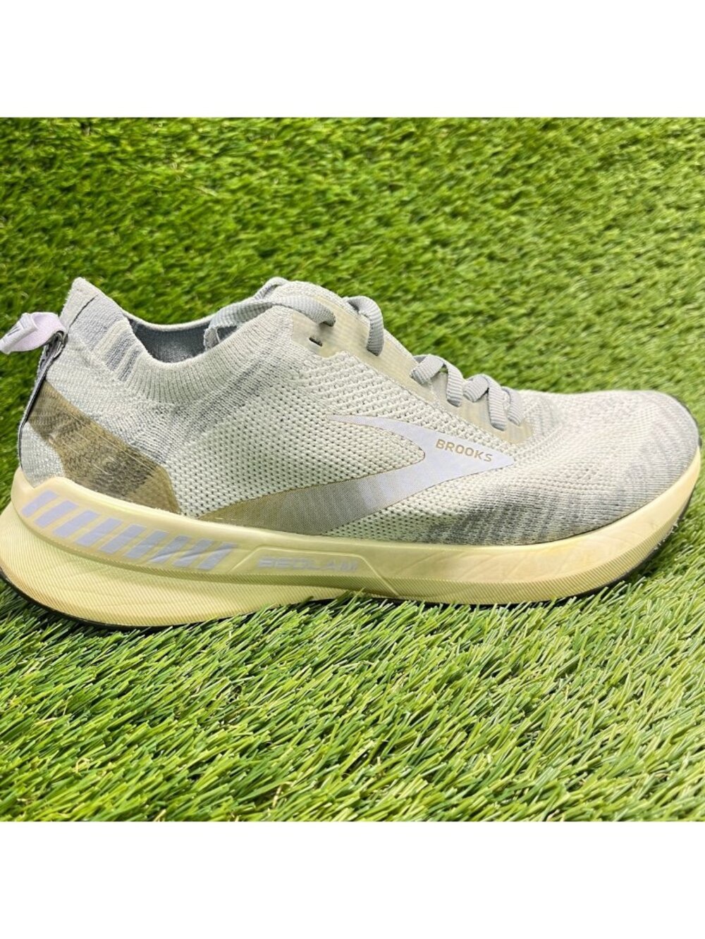Brooks Bedlam 3 Womens Size 9 Gray Beige Athletic Running Walking Shoes Sneakers